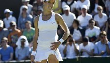 Влюбена в Гришо се подхлъзна на свещената трева