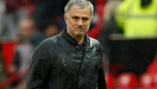 Моуриньо вади от състава издънките от мача с Албиън