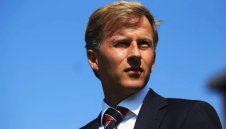 Волфсбург назначи трети треньор за сезона