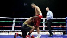 Тервел Пулев тренира на лост с детето + ВИДЕО