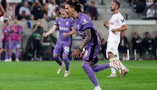 Ливърпул страда, но започна с победа в Лига Европа