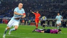 Лацио обърна Юве 2:1 за Купата