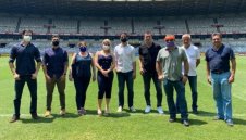 Крушарски и Акрапович посетиха стадиона и базата на "Крузейро"