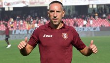 Легендата Рибери подписа със Салернитана