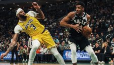 Без Леброн Езерняците измъкнаха голяма победа в трилър с 2 продължения