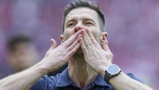 Реал Мадрид представи Чаби Алонсо + СНИМКА и ВИДЕО