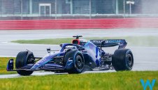 Уилямс показа новата кола на мократа "Силвърстоун"