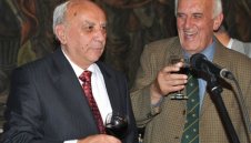 УНИКАЛНО: Дамаджана с вино и печена кокошка за билет за мач на ЦСКА