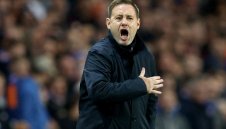 Рейнджърс изгони треньора след само10 месеца