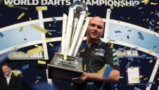 Сензацията Роб Крос е новият световен шампион по дартс