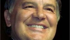 Милко Калайджиев пее на ухо на Батето