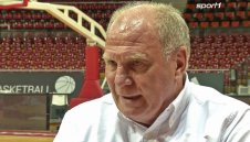 Хьонес в акция: Целувахте краката на Пеп, а сега го плюете!