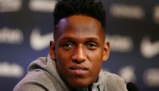 Пет причини Мина да е само "пейка"