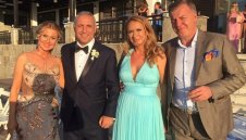 Сираков подкрепи Стоичков: Нахалните папараци ги бият навсякъде + ВИДЕО