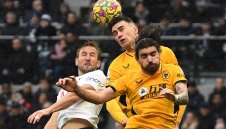 Пак провал! Тотнъм падна и от Вълците у дома