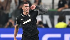 Влахович търсен от Барселона и Манчестър Юнайтед