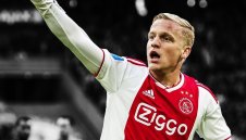 Радост за Аякс: Ван де Бек остава в клуба до лятото, макар че е желан от Реал (Мадрид) и Юнайтед