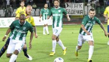 Берое катастрофира у дома срещу новак