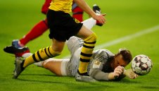 Нойер: Бяхме глупави! Ройс ме изрита в корема и спечели дузпа