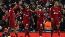 Ливърпул треснал "светците" с отборен дух