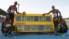 Кенийската щафета с нов световен рекорд на 1500 метра