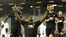 Китайци съкрушиха Манчестър Юнайтед