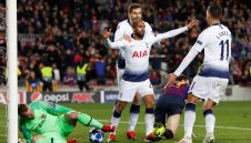 Късна драма на “Ноу Камп” прати Тотнъм на осминафинал