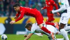 Левандовски претърпя успешна операция