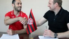 Петър Занев остава в Русия, след като преподписа с Амкар