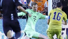 По принуда: Нойер се завръща в Бундестима?