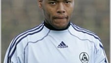Райс Мболи заминава за Алжир, ще го пробват за Мондиал 2010