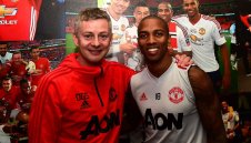 ОФИЦИАЛНО: И Ашли Йънг преподписа с Юнайтед