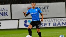 Черно море подписа с млад защитник