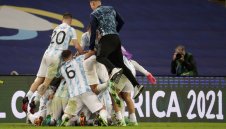 С главен съдия Георги Кабаков: Аржентина записа първа победа по футбол в Токио