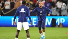 Отново притискат Мбапе