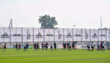 Игуаин избесня на тренировка на Юве, налита на бой + ВИДЕО