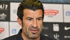 Фиго започна работа в УЕФА