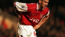 Магарето Адамс играеше на 4 бири, виждаше двойно на терена и чуваше гласове