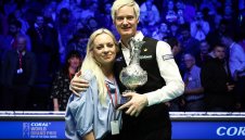 Робъртсън изтръпна, но спечели Гран При