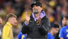 Клоп спасил Де Дзерби от червен картон