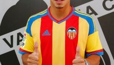 Валенсия взе белгийски халф