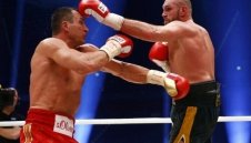 Пак отложиха двубоя между Кличко и Фюри!