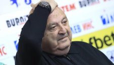 Ще изпадне ли Славия? Венци Стефанов гони 8 футболисти