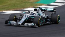 Ботас пред Хамилтън и Ферари на "Силвърстоун"