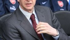 Венгер видял слабостите на Барса