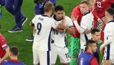 Кейн засипа с похвали Белингам