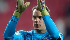 Играе с болка и стиска зъби? Нойер е обсебен от Ливърпул