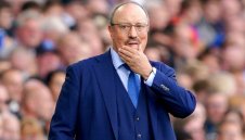 Собственикът на Евертън подкрепи Рафа Бенитес