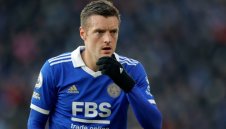 Оцеляване на Лестър ще е по-голям успех от титлата през 2016-а