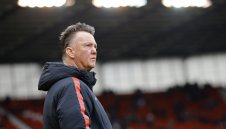 Ван Гаал няма да се вслушва във феновете